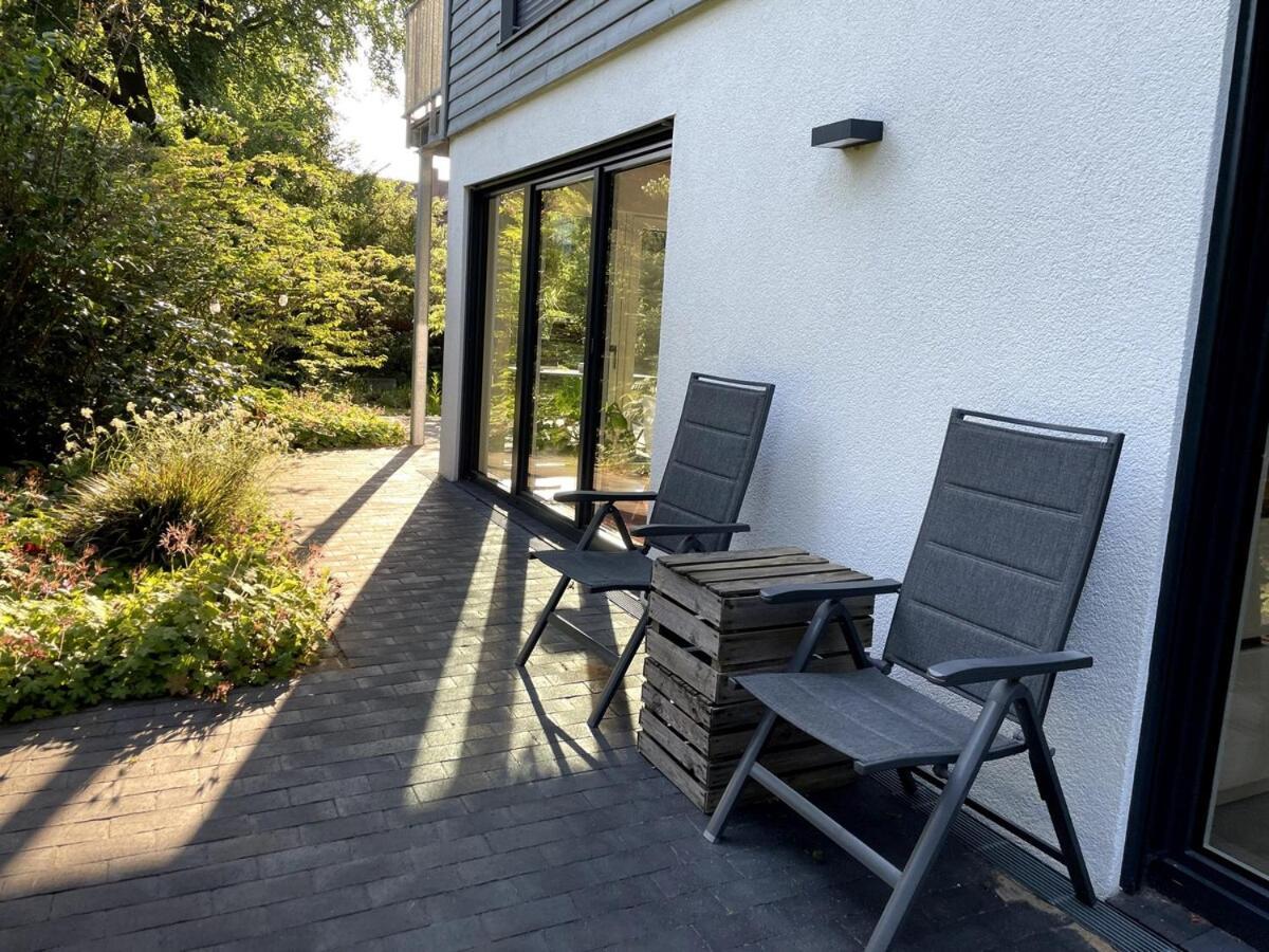 Modernes Holzhaus Im Skandinavischen Stil Mit Sauna, Garten Und 2 Katzen Norderstedt Exterior foto