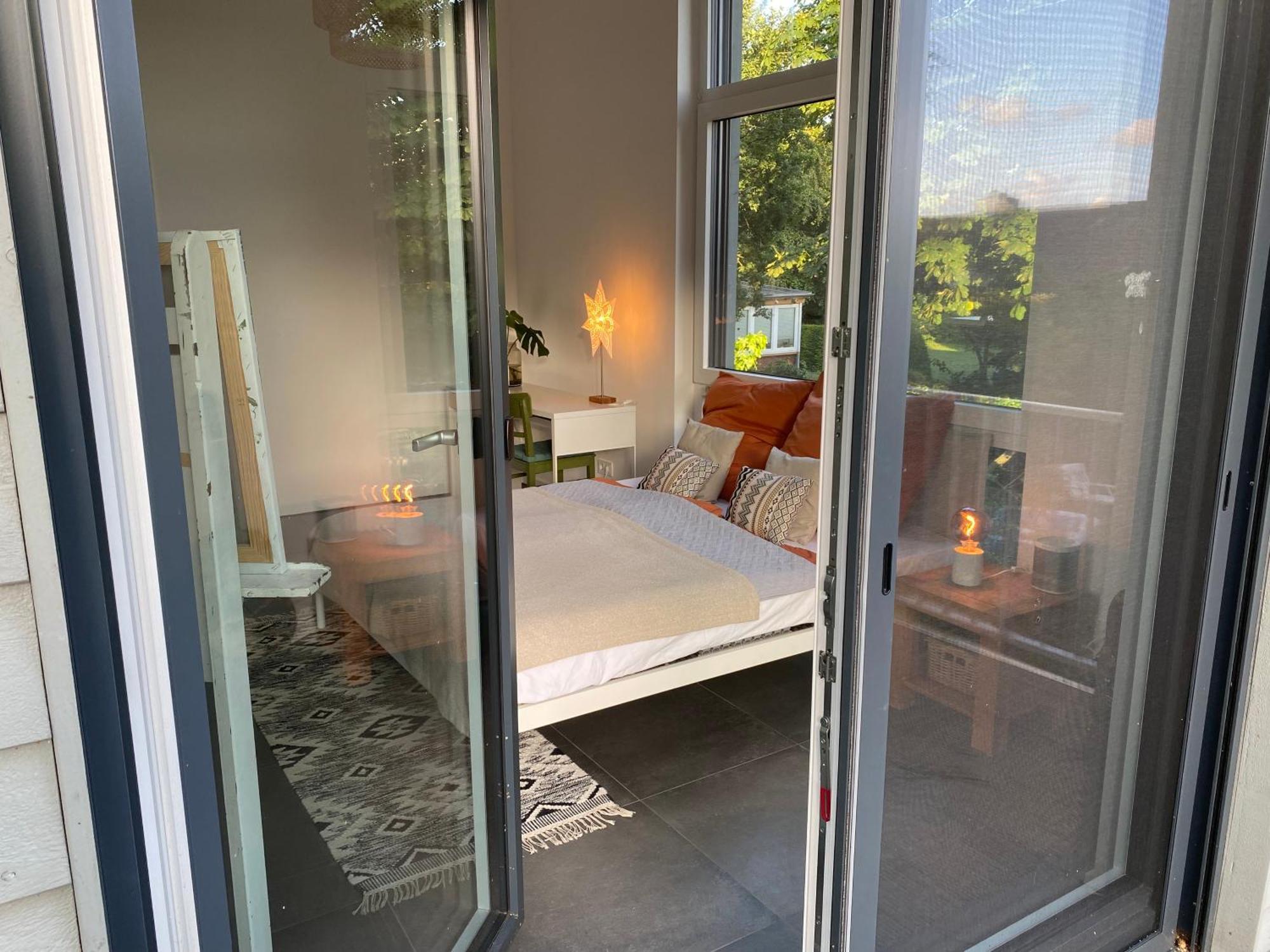 Modernes Holzhaus Im Skandinavischen Stil Mit Sauna, Garten Und 2 Katzen Norderstedt Exterior foto